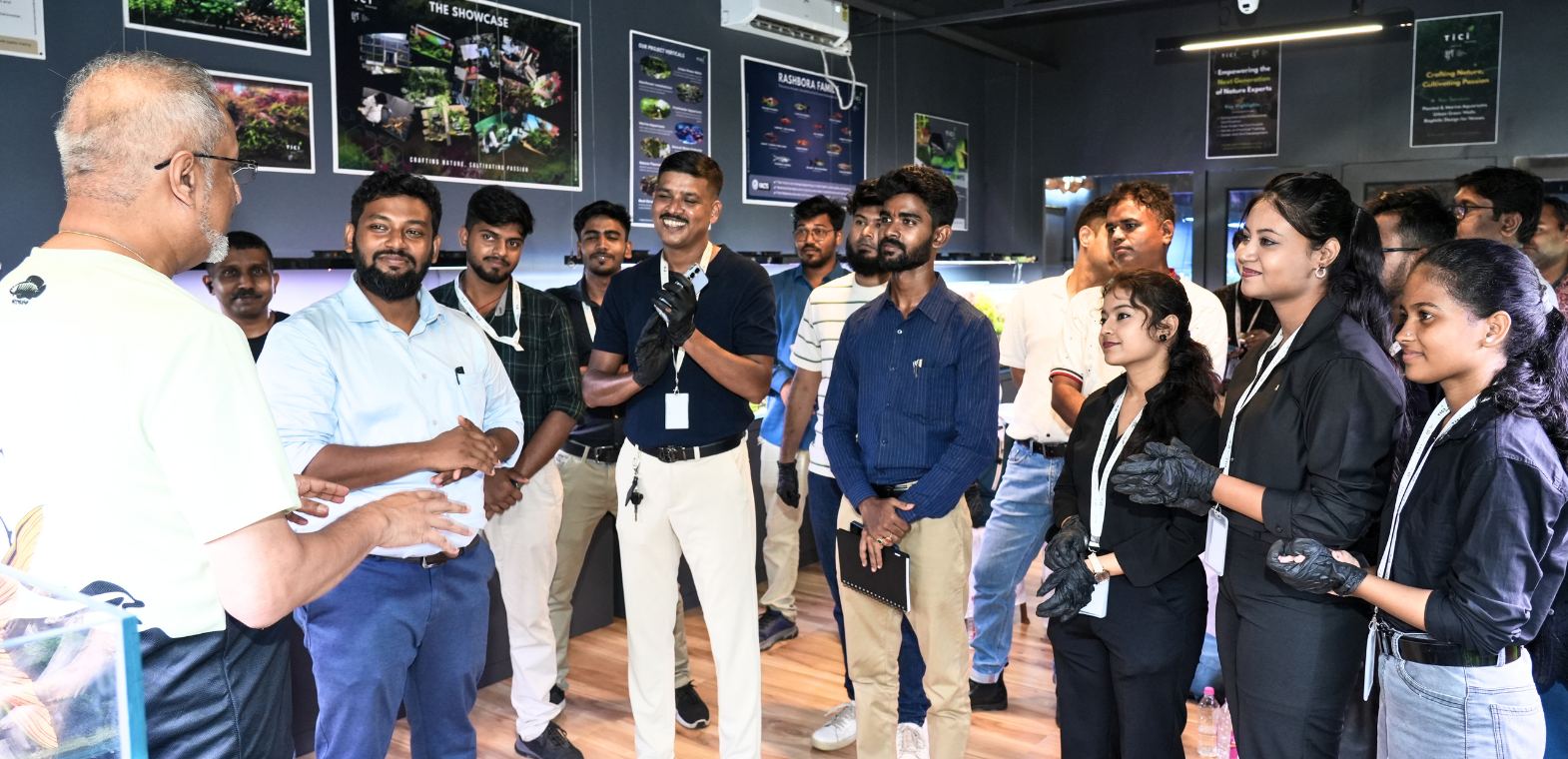 Participants and the TiCi maintenance team engage in an interactive discussion with renowned aquascaper Amar Salvi during the Nature Aquascaping MasterClass at TiCi NatureLab, learning about his journey in nature-inspired aquarium creation.